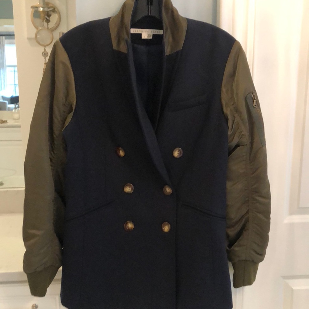 EUC ONE WEAR!  Navy and green Veronica Beard Blazer!